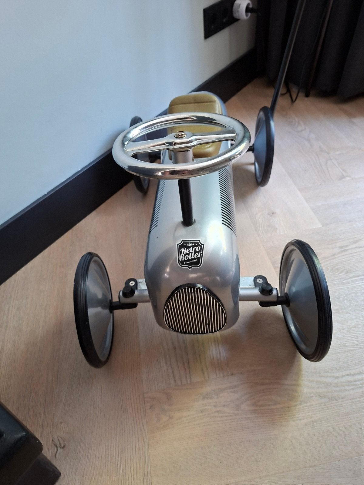 Retro Roller loopauto zilver met nummer 1, Kinderen en Baby's, Speelgoed | Speelgoedvoertuigen, Ophalen, Gebruikt