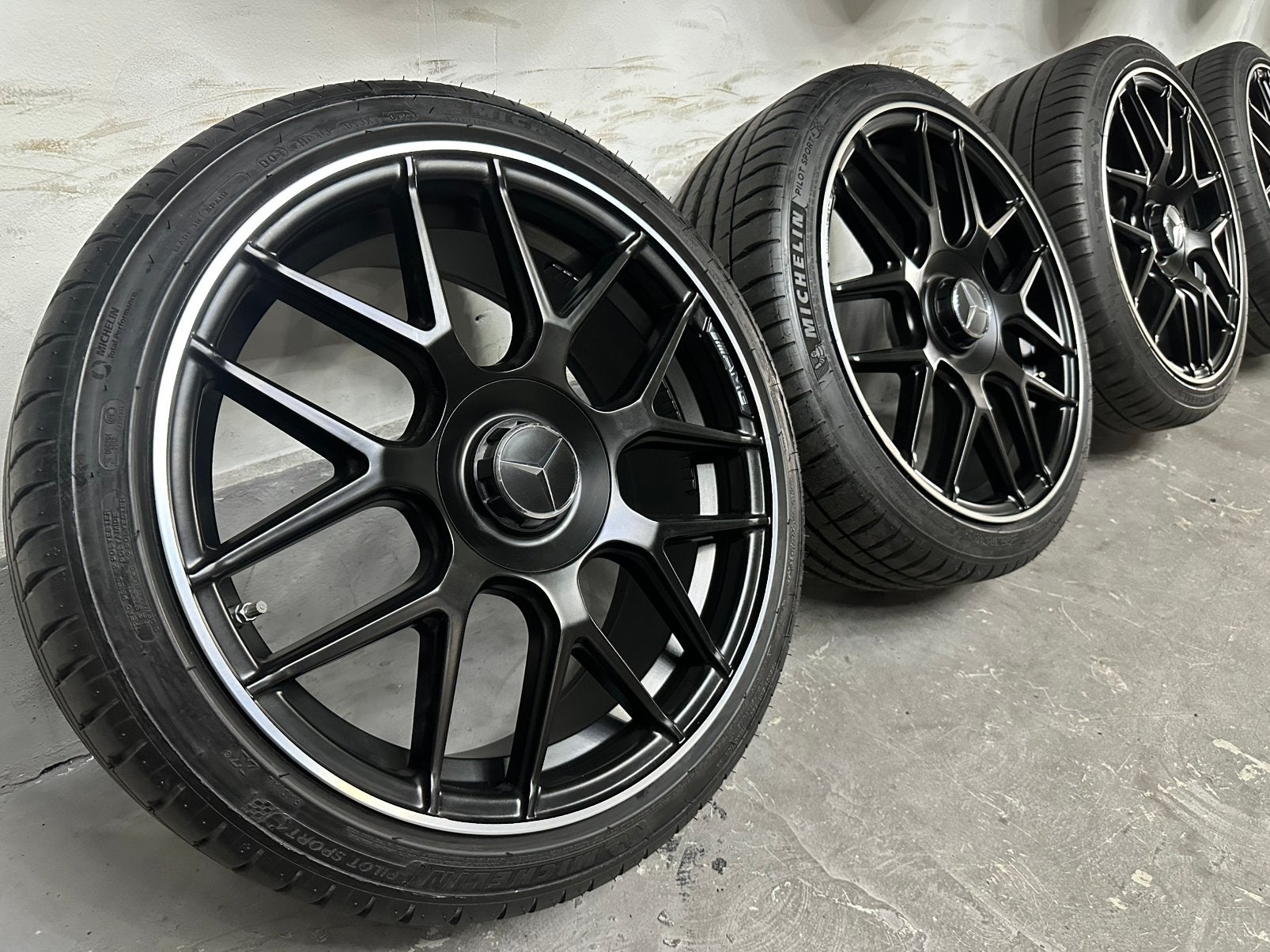 19 inch Mercedes AMG Breedset Velgen Michelin Banden W205, Auto-onderdelen, Banden en Velgen, Banden en Velgen, Personenwagen