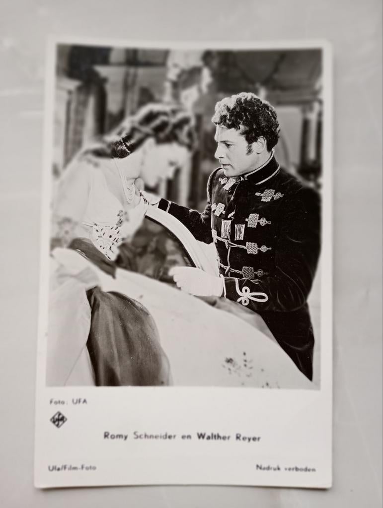 Romy Schneider en Walther Reyer, Verzamelen, Ansichtkaarten | Themakaarten, Ophalen of Verzenden