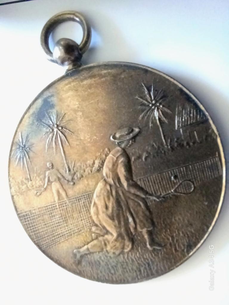 Vaste prijs: Antieke Sterling Zilveren Tennispenning (1918), Ophalen, Zilver