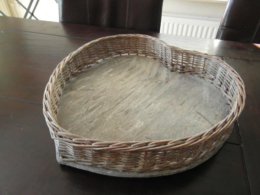 Groot rotan hout 40 x 40 cm Dienblad model  Hart Moederdag, Ophalen of Verzenden, Zo goed als nieuw, Overige vormen, Hout