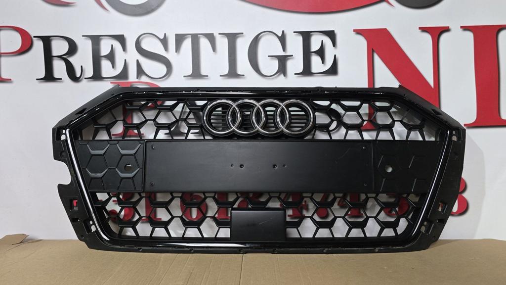 Grill Audi A1 82A S-line Origineel Grille 82A853651B 2018-20, Auto-onderdelen, Carrosserie en Plaatwerk, Gebruikt, -, Voor, Bumper