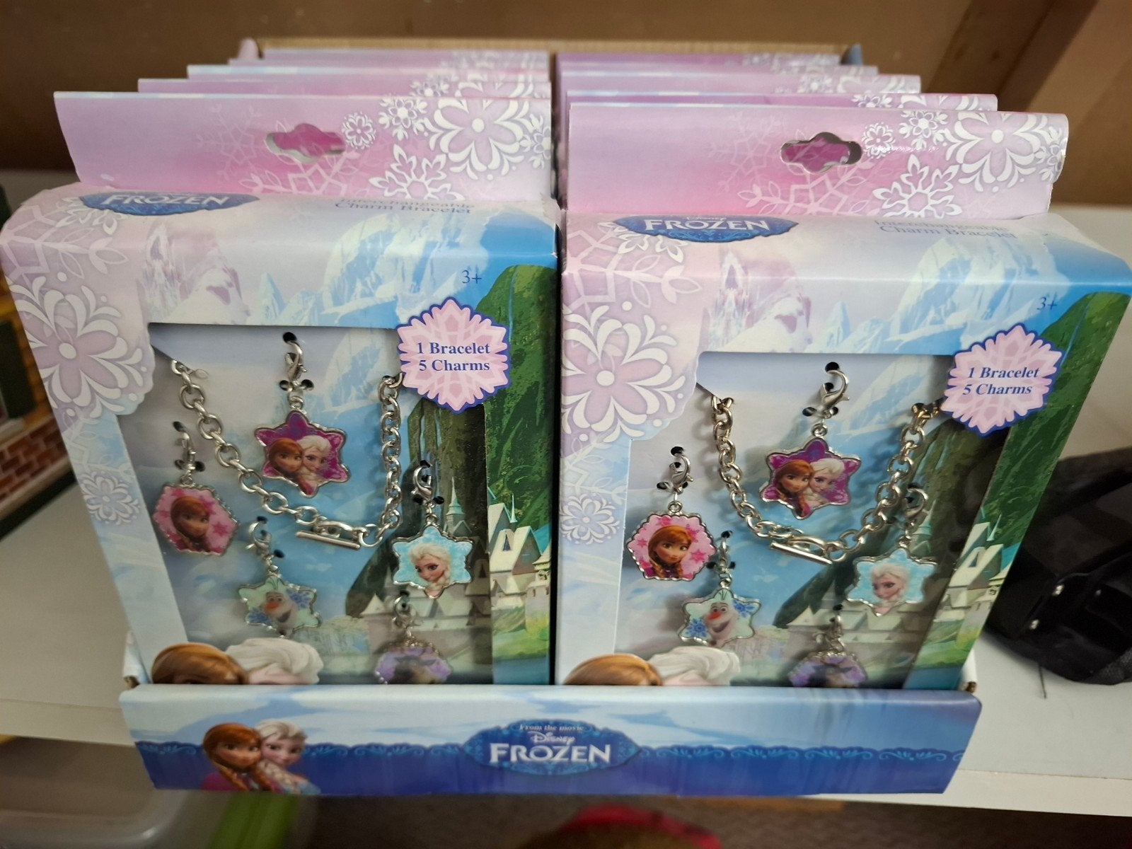 10 Nieuwe Disney Frozen Armbanden met Bedels, Blauw, Kunststof of Plastic, Nieuw, Ophalen of Verzenden