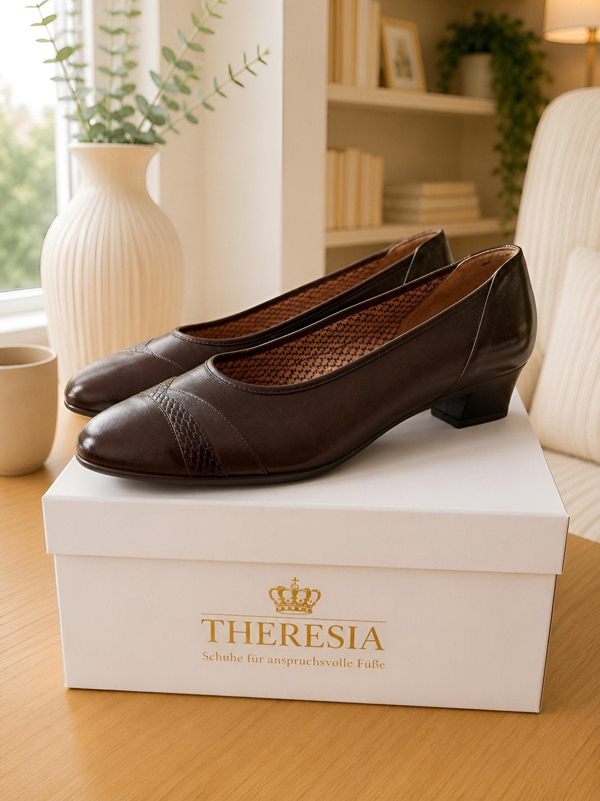 Theresia Donkerbruine Damespumps Leer – Maat 42, Theresia, Bruin, Instappers, Nieuw