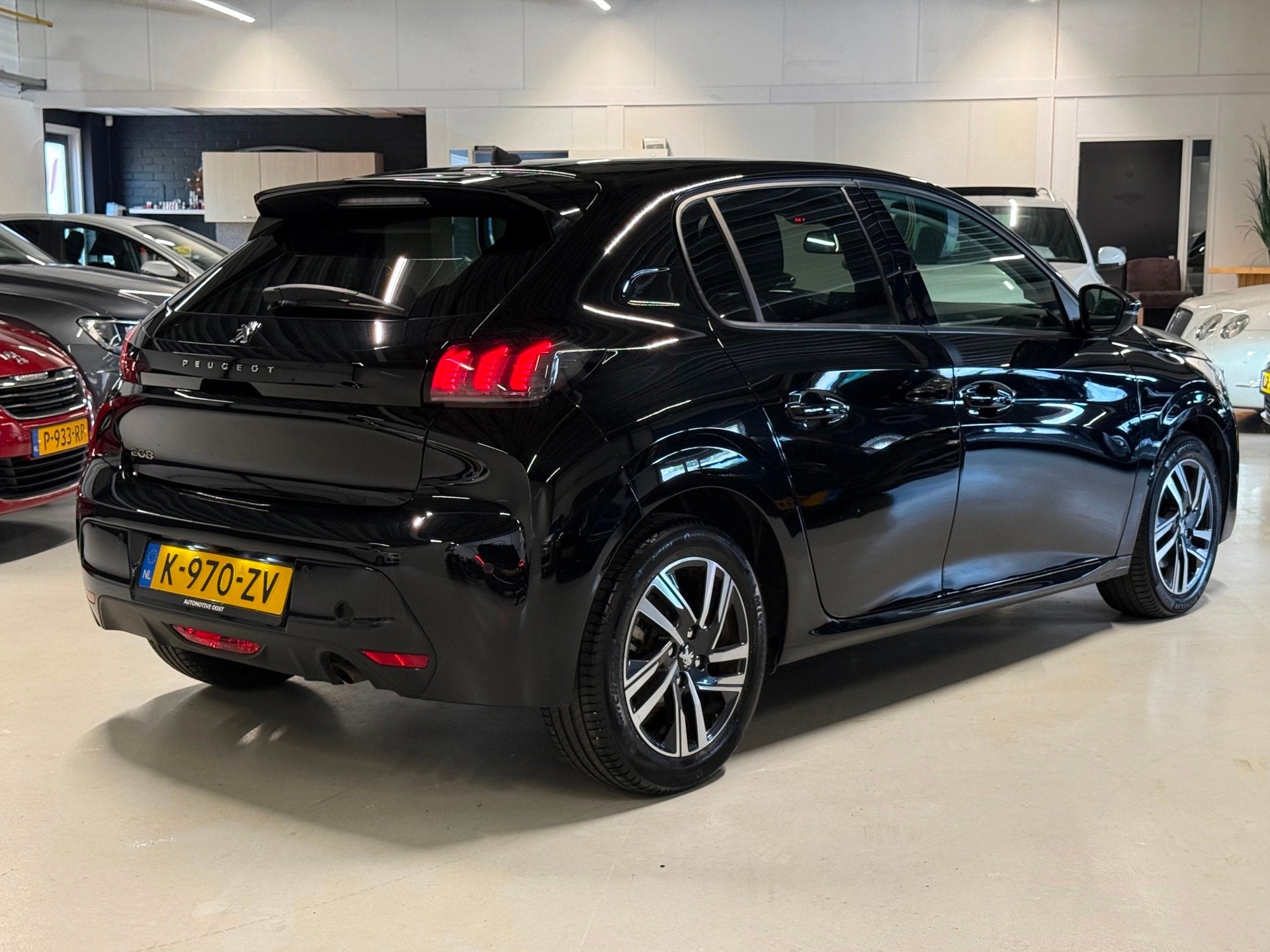 Peugeot 208 1.2 101PK Allure Pack Naigatie|Led verlichting!, Auto's, Peugeot, Voorwielaandrijving, 101 pk, Gebruikt, Euro 6