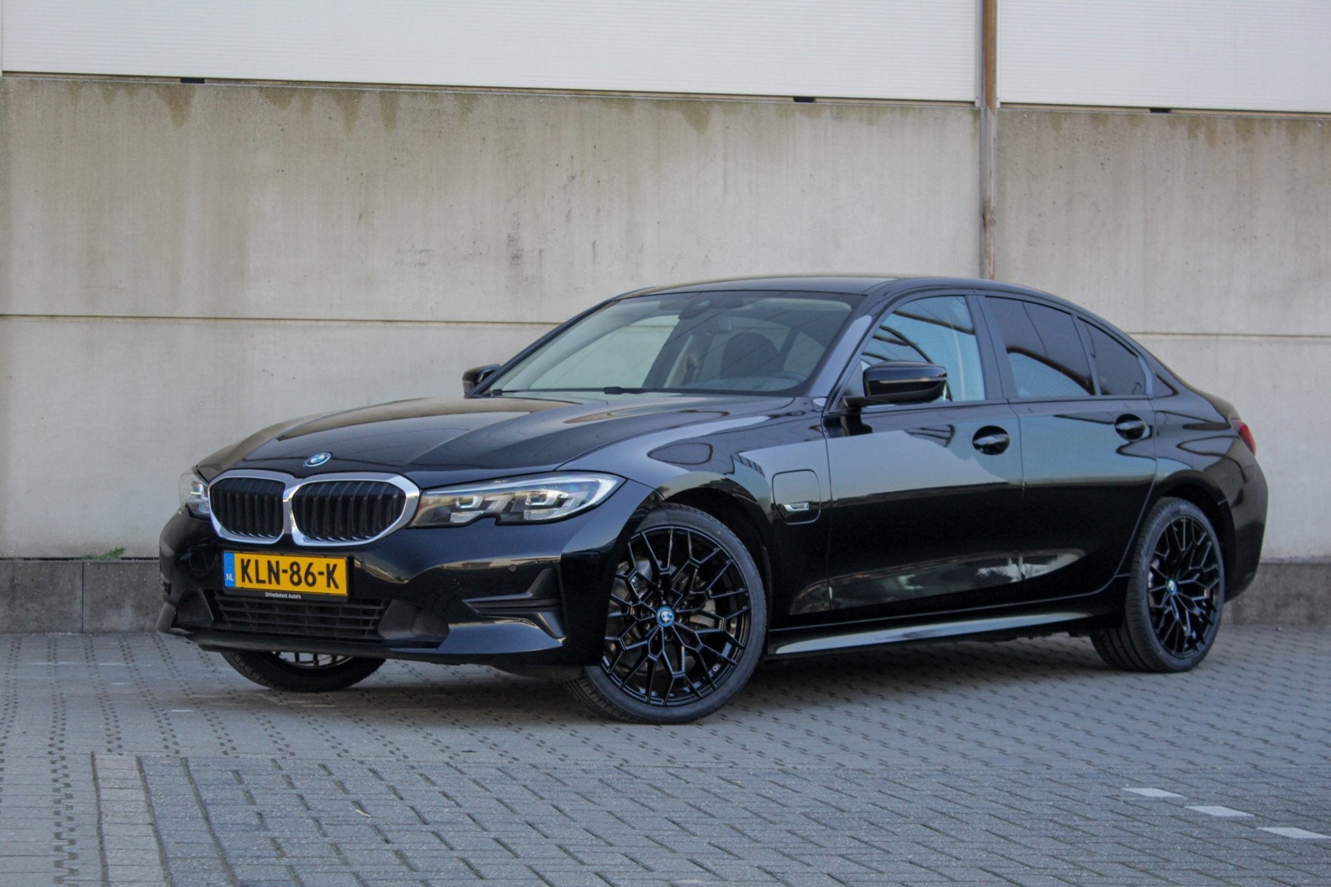 BMW 3-serie 320e - LED - Stoelverwarming - 4 nieuwe banden, Auto's, 1998 cc, Gebruikt, Plug-in hybride, Bedrijf