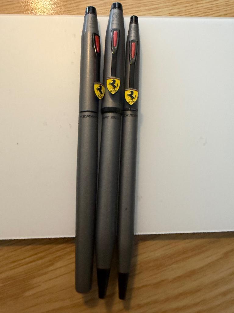 Cross Pennen Scuderia Ferrari Titanium Grey, Verzamelen, Pennenverzamelingen, Gebruikt, Balpen, Cross, Ophalen of Verzenden