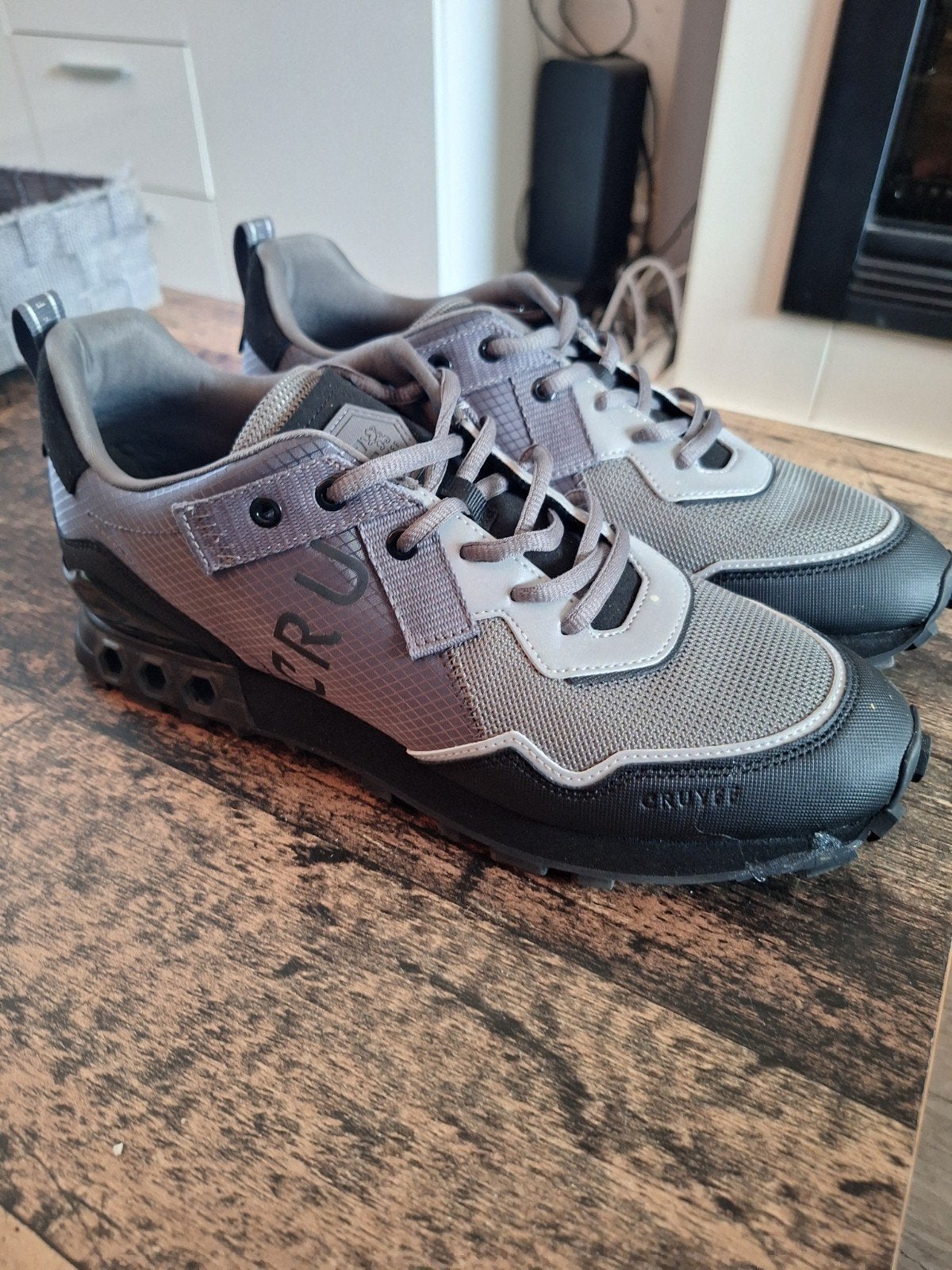 Cruyff sneakers - zo goed als nieuw, Cruyff, Overige kleuren, Ophalen of Verzenden, Sneakers of Gympen