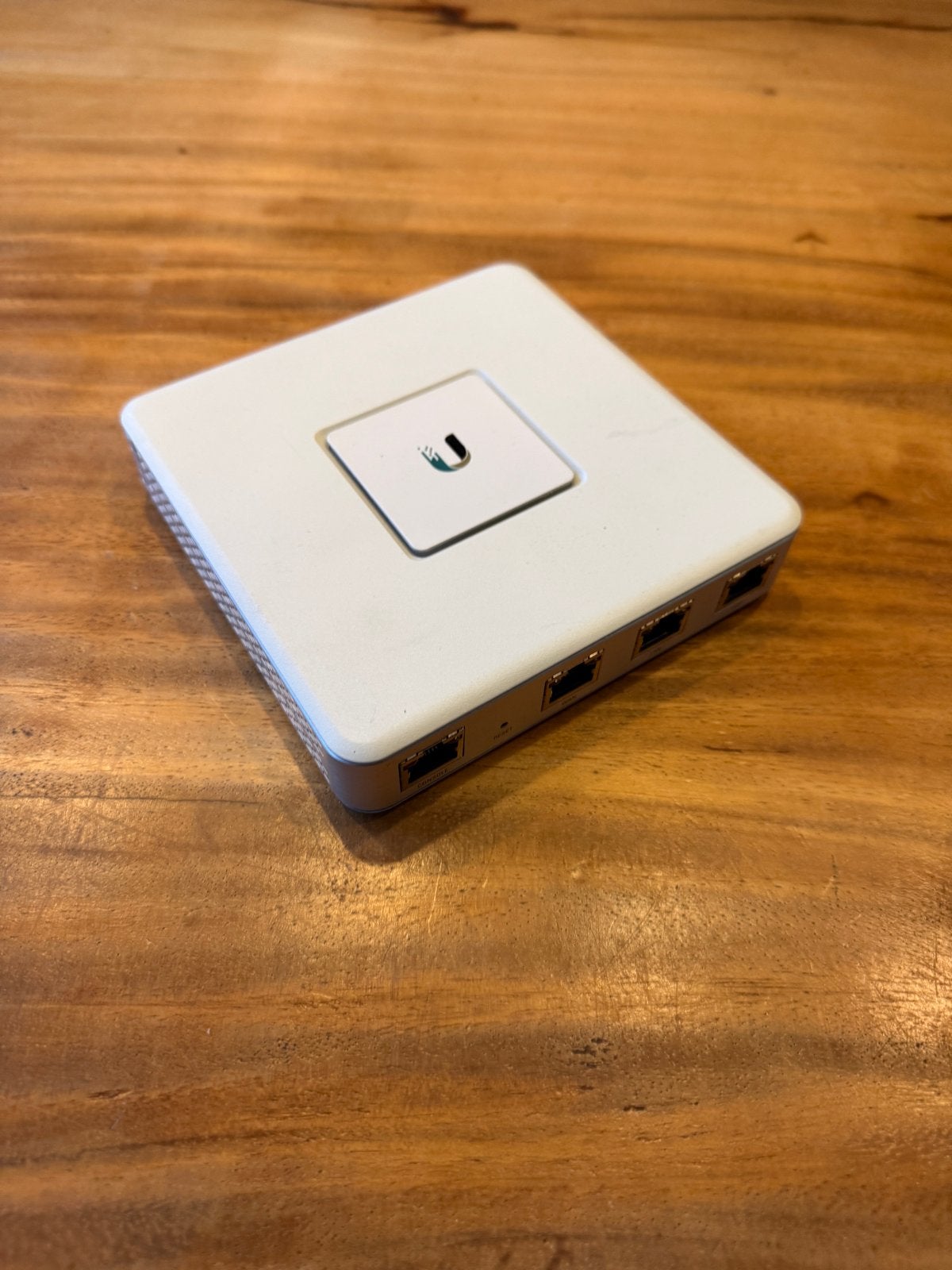 Ubiquiti UniFi Security Gateway (USG) Router, Computers en Software, Routers en Modems, Ophalen of Verzenden, Zo goed als nieuw