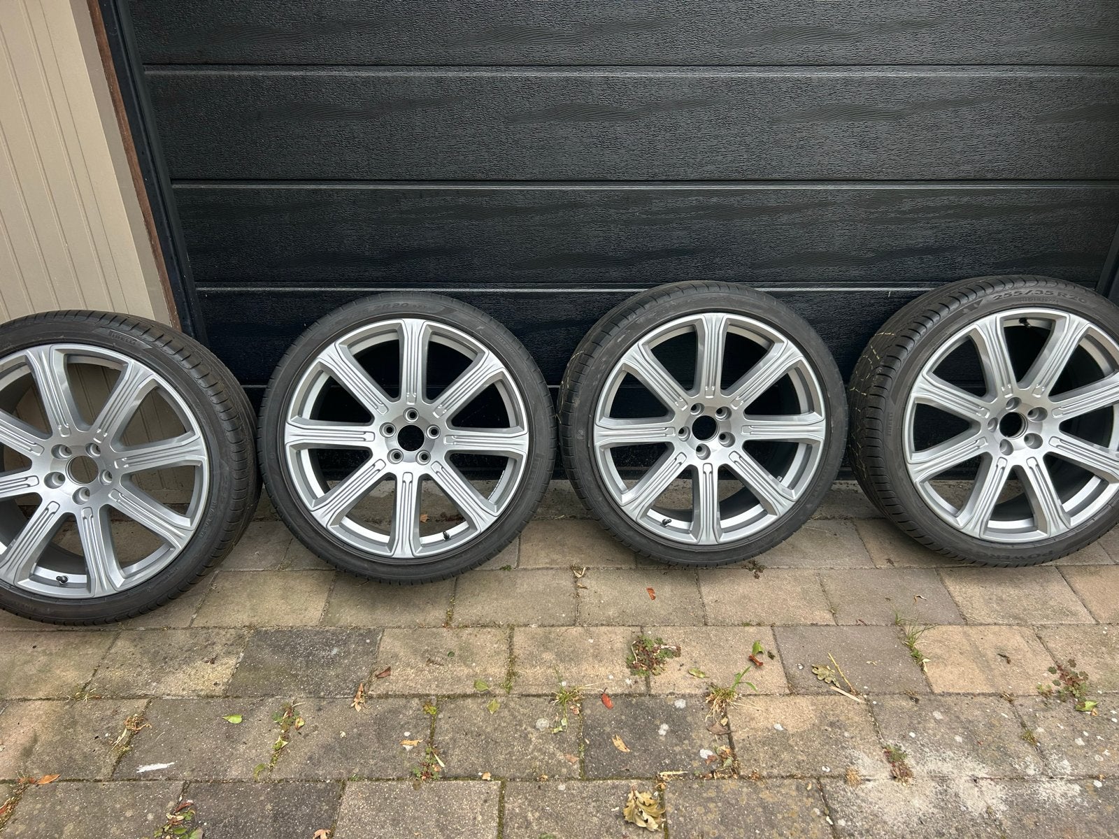 Originele 20 inch Volvo V90 velgen + Pirelli banden, Auto-onderdelen, Banden en Velgen, Ophalen, Gebruikt, 255 mm, Banden en Velgen