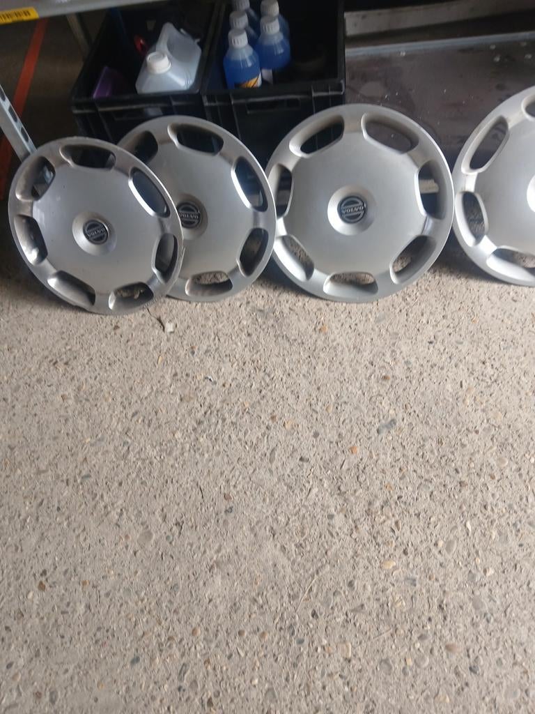 Volvo wieldoppen 15 inch, Auto diversen, Wieldoppen, Ophalen, Gebruikt