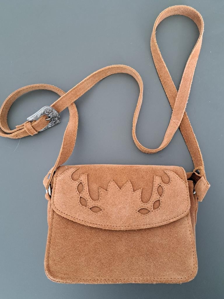 Bruin camel suede schoudertasje dstrct nieuw, Ophalen of Verzenden, Nieuw, Bruin