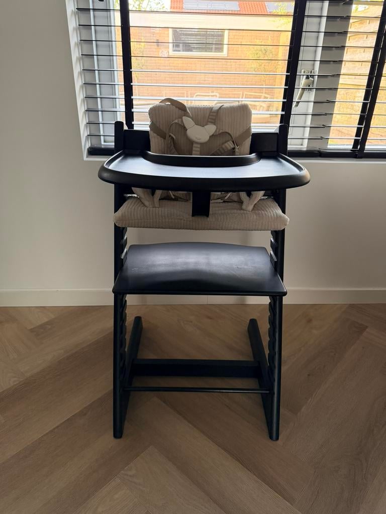 Tripp Trapp kinderstoel incl. accessoires, Ophalen, Zo goed als nieuw, Meegroeistoel, Gordel(s)
