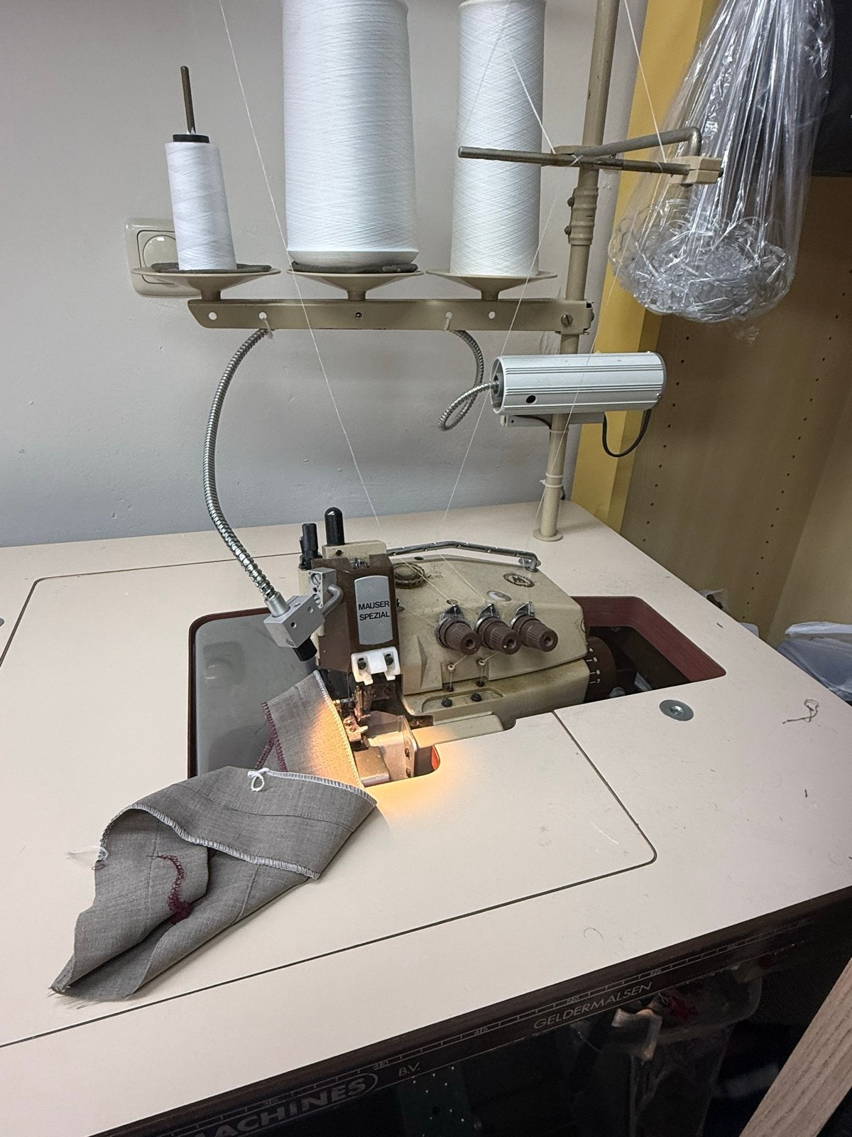 Phaff Lockmachine -babylock machine, Ophalen, Lockmachine, Industrieel, Gebruikt