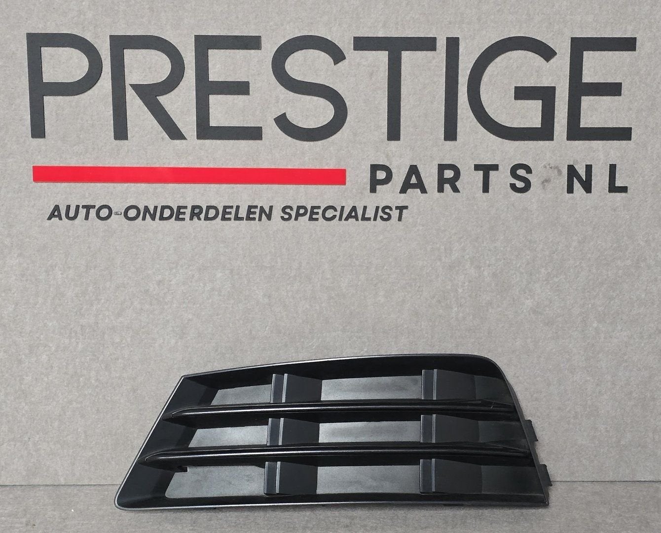 Voorbumper Rooster Audi A4 B9 8W Links 8W0807681R Origineel, Gebruikt, -, Voor, Ophalen of Verzenden