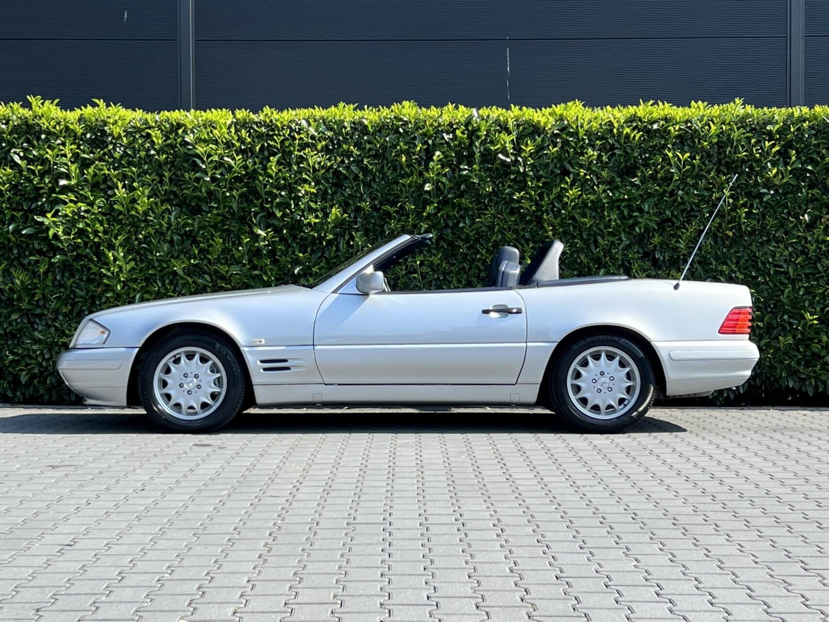 Mercedes SL-klasse Cabrio 320, LUCHTVERING, LEDER, CLIMATE C, Auto's, Achterwielaandrijving, Gebruikt, Cabriolet, Lederen bekleding