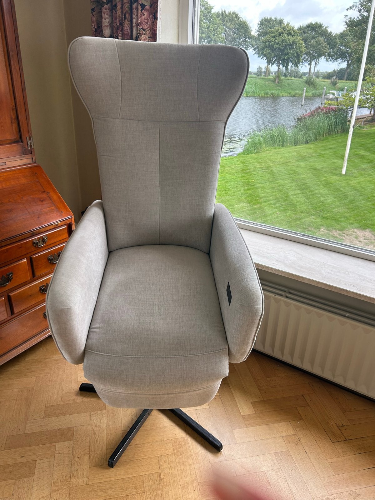 Foto 12 van Luxe Prominent relaxfauteuil met staop en  afstandsbediening