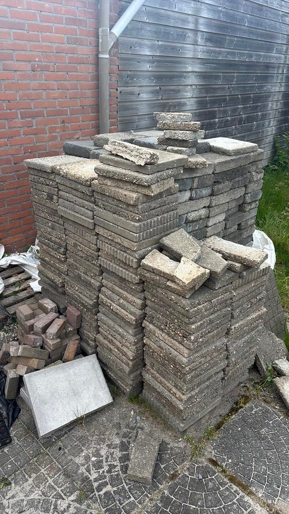 Stenen/tegels gratis af te halen!, Ophalen, Zo goed als nieuw, Beton, Klinkers