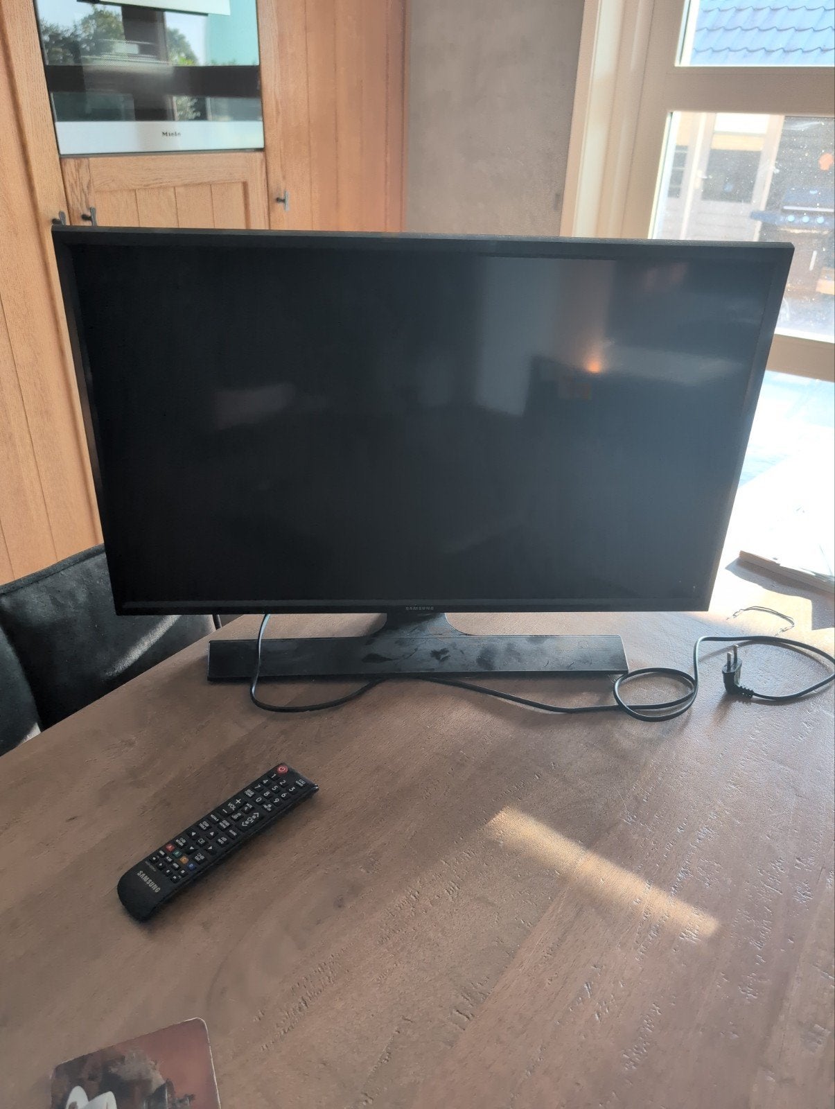 Samsung T28E310EW LED TV - 28 inch Full HD Televisie, Ophalen, Samsung, Gebruikt, LED