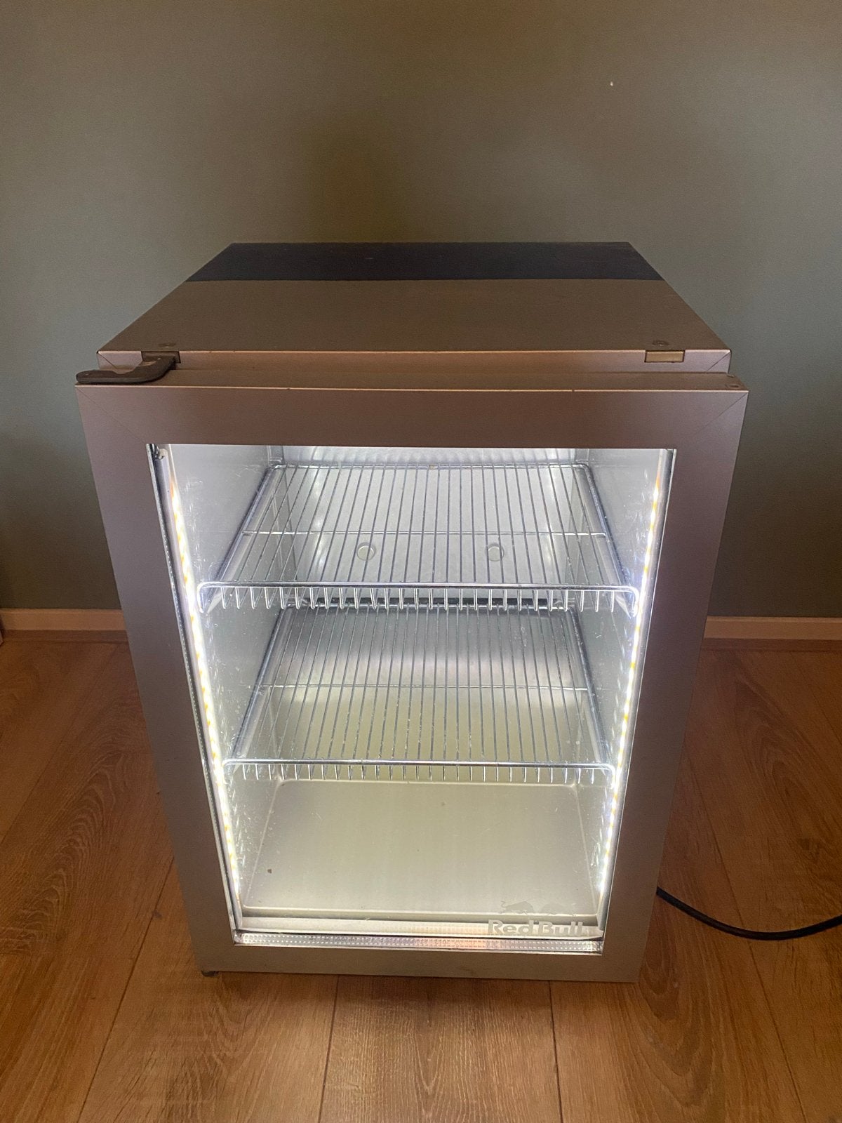 Red Bull mini koelkast - Perfect voor dranken, Ophalen, Minder dan 75 liter, Zonder vriesvak, Gebruikt