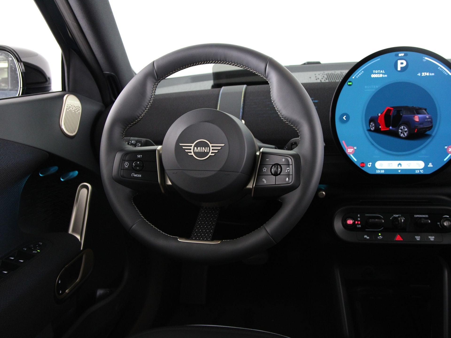MINI Aceman E Classic Pakket L PRIVATE LEASE EUR 537,- (60 m, Zwart, Blauw, Verwarmde buitenspiegels, Aceman