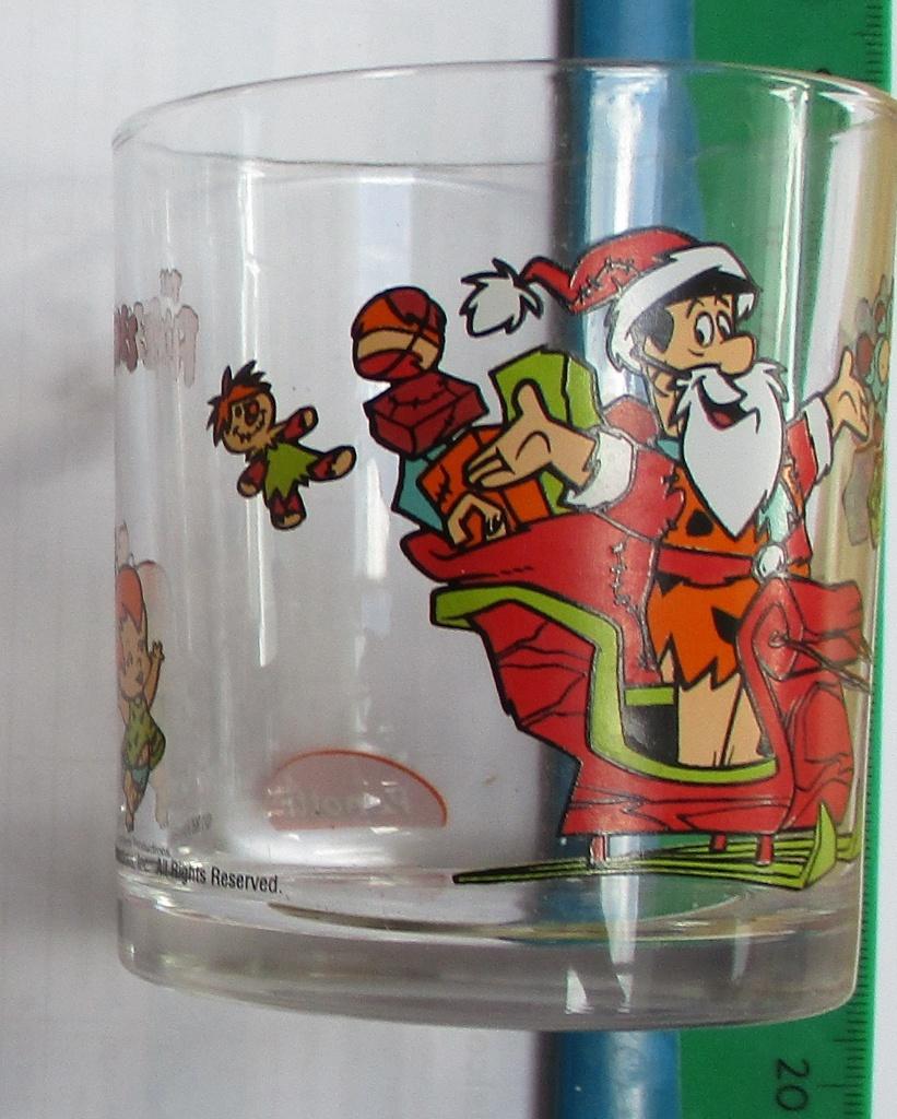Glas 3 Penotti The flintstones Fred in Kerstpak arrenslee, Ophalen of Verzenden, Overige figuren, Gebruiksvoorwerp