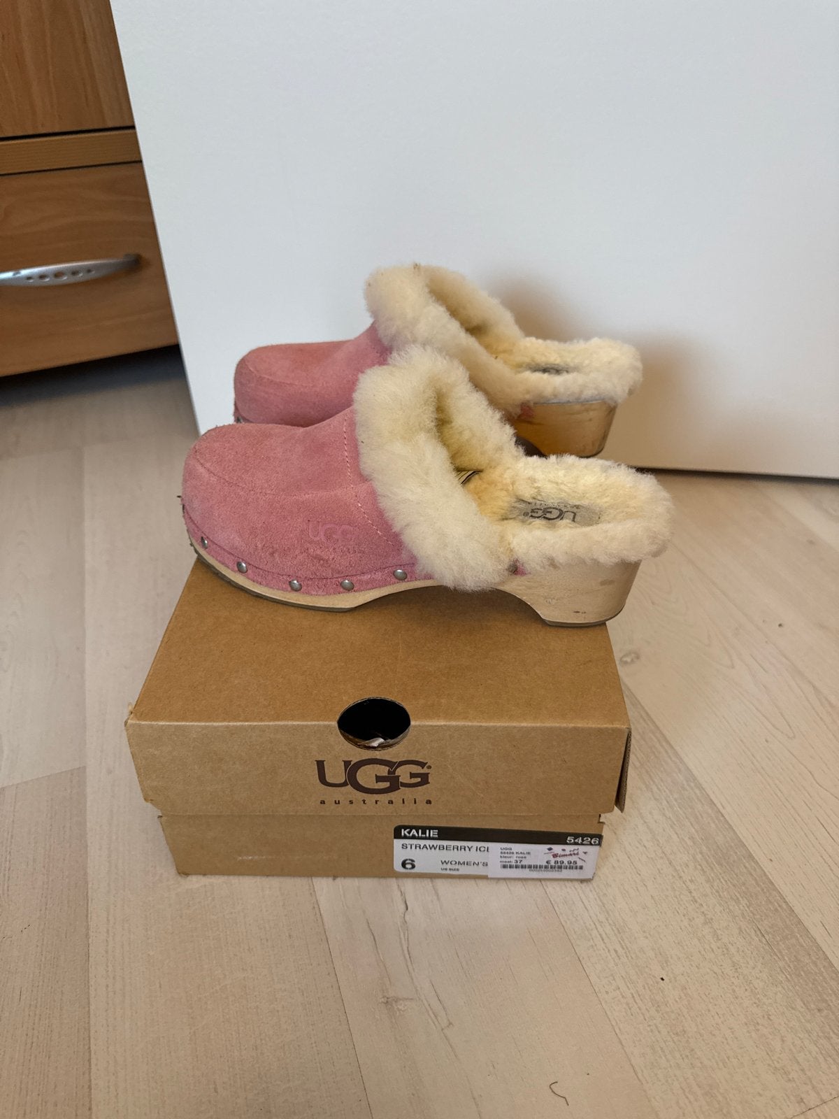 UGG klompjes met echt bont - Maat 37, Ophalen of Verzenden, Zo goed als nieuw, Roze, Pantoffels of Sloffen