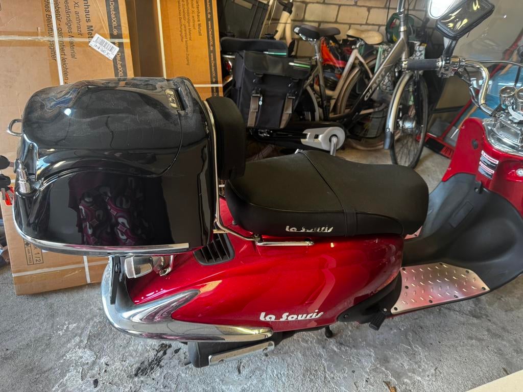 La grande retro scooter, Fietsen en Brommers, Verzenden, Zo goed als nieuw, Benzine, Overige merken
