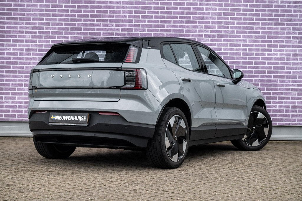 Volvo EX30 Single Motor Extended Range Plus 69 kWh | Stoel e, Auto's, Volvo, Automaat, Achterwielaandrijving, Gebruikt, Leder en Stof