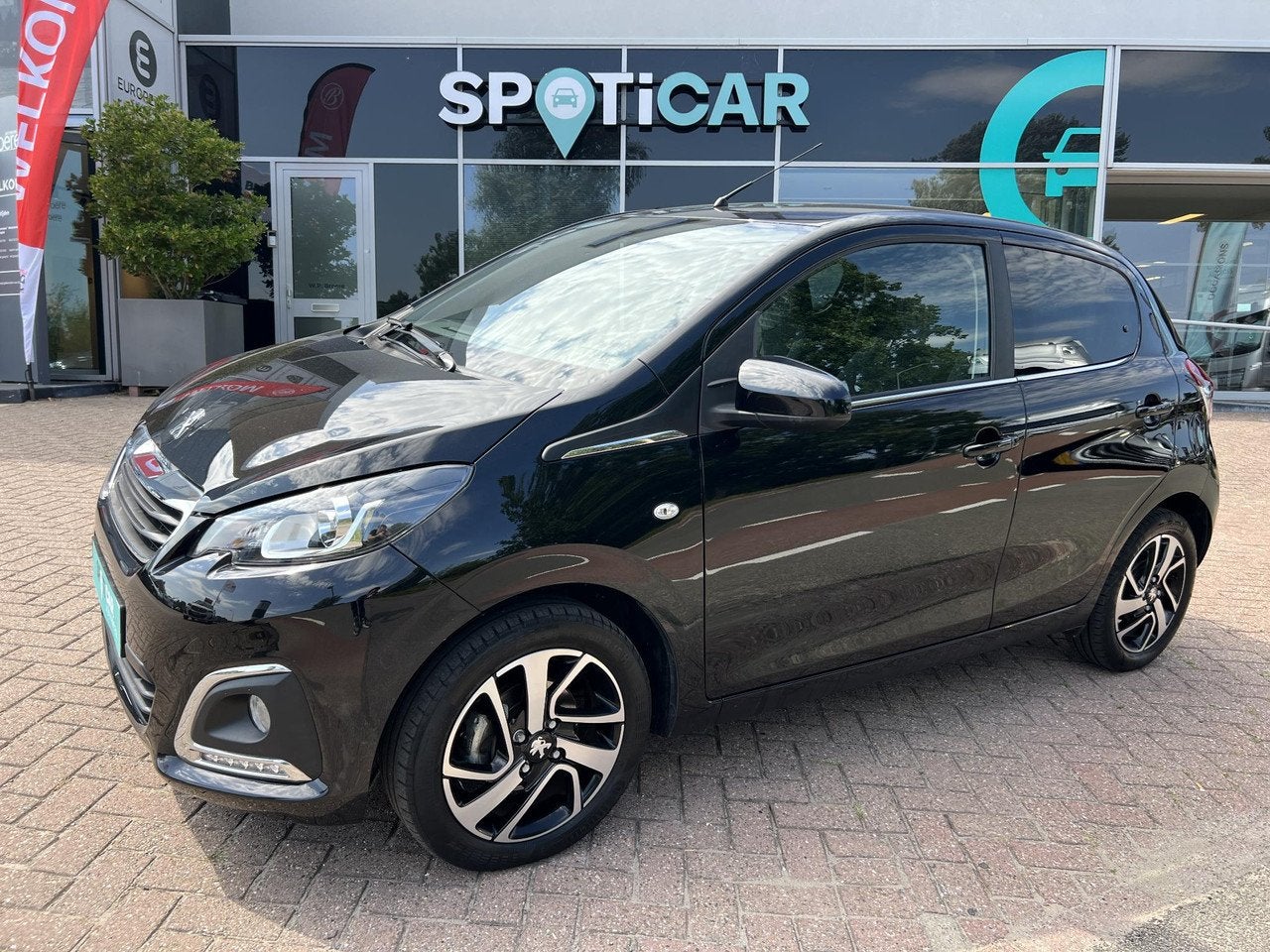 Peugeot 108 1.0 e-VTi 72pk Allure 5 deurs Navigatie via Appl, Voorwielaandrijving, Gebruikt, 4 stoelen, Zwart