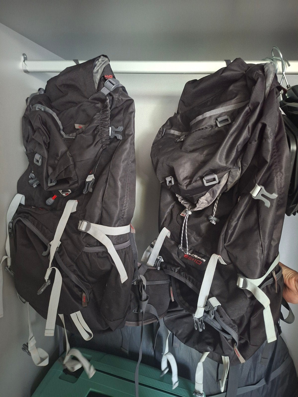 2 Sherpa 65+10 backpacks - ideaal voor vakantie, Ophalen, Zo goed als nieuw, Zwart, Sherpa