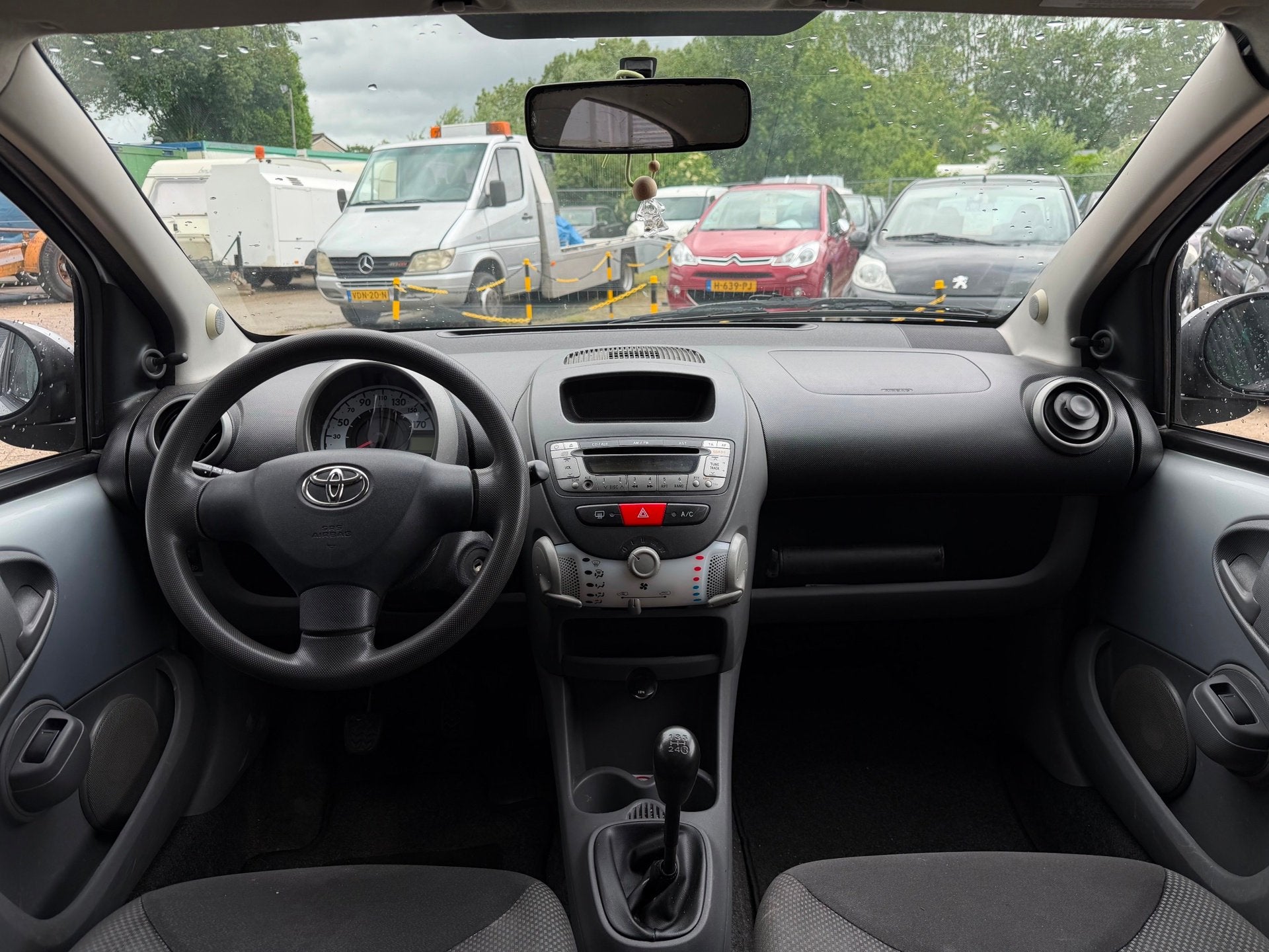 Toyota Aygo 1.0 | NWE APK | Airco | E-Pakket |, Auto's, Voorwielaandrijving, Gebruikt, 4 stoelen, Startonderbreker