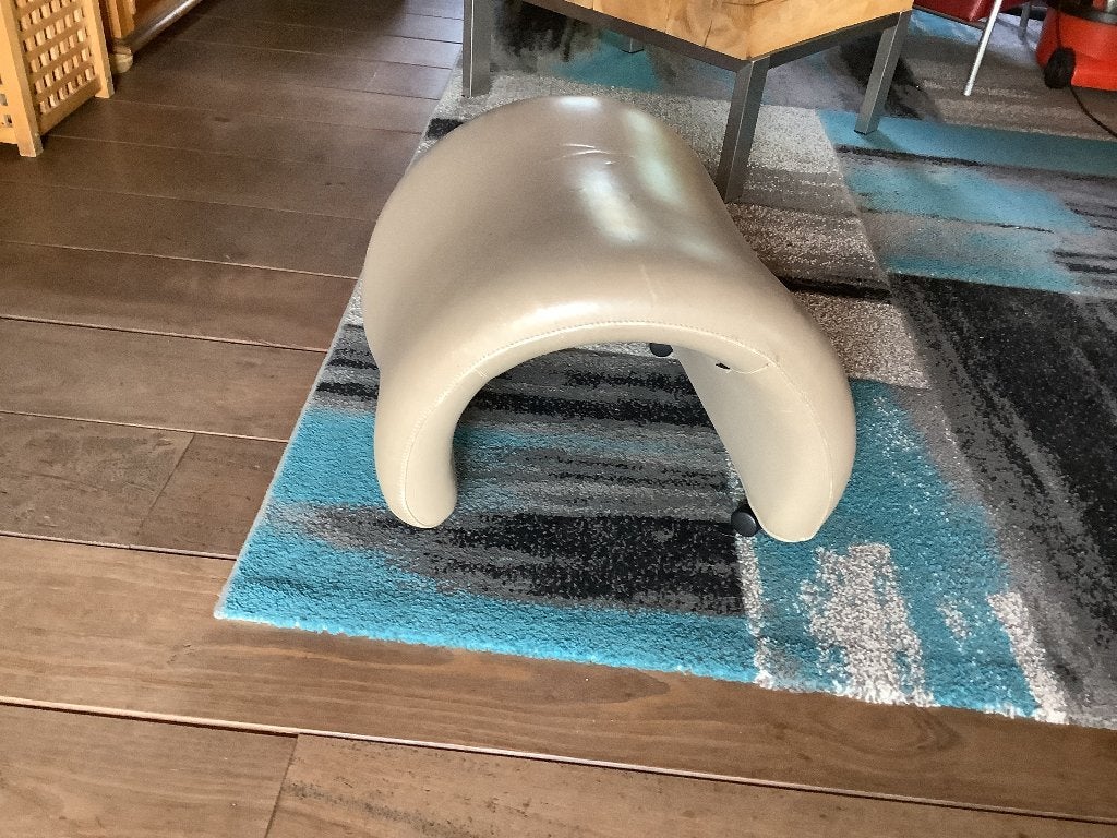 Voetensteun, Ophalen, Gebruikt, 50 tot 75 cm, Leer