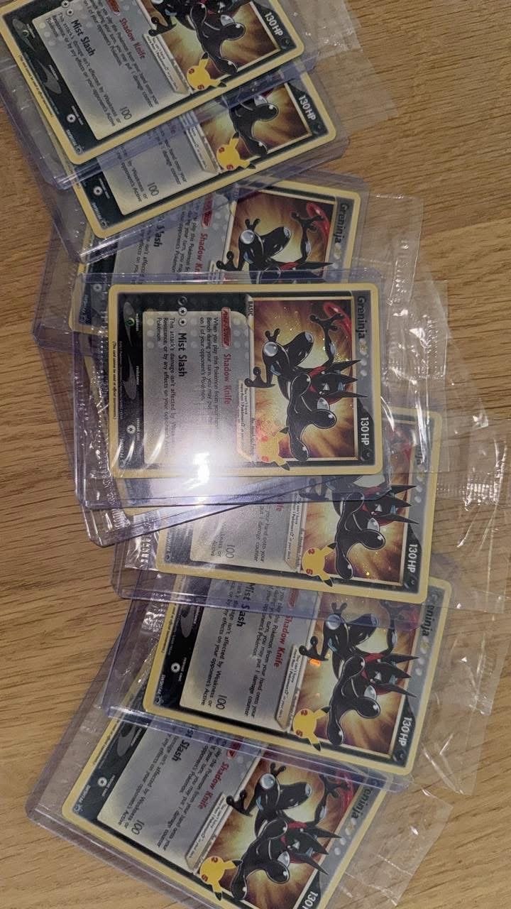 Greninja celebrations pokemon sealed, Ophalen of Verzenden, Zo goed als nieuw, Meerdere kaarten
