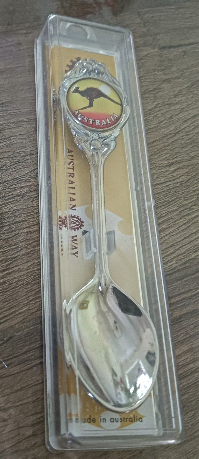 Australië souvenir lepel met kangoeroe - Nieuw in verpakking, Antiek en Kunst, Antiek | Bestek, Ophalen of Verzenden