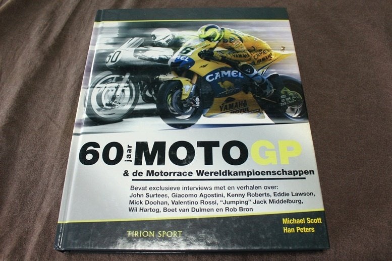 60 jaar Moto GP en motorrace wereldkampioenschappen Scott, Ophalen of Verzenden, Zo goed als nieuw