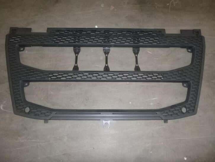 VOLVO FH4 ONDERGRILLE  82491903, Auto-onderdelen, Vrachtwagen-onderdelen, Ophalen, Carrosserie en Plaatwerk, -, -
