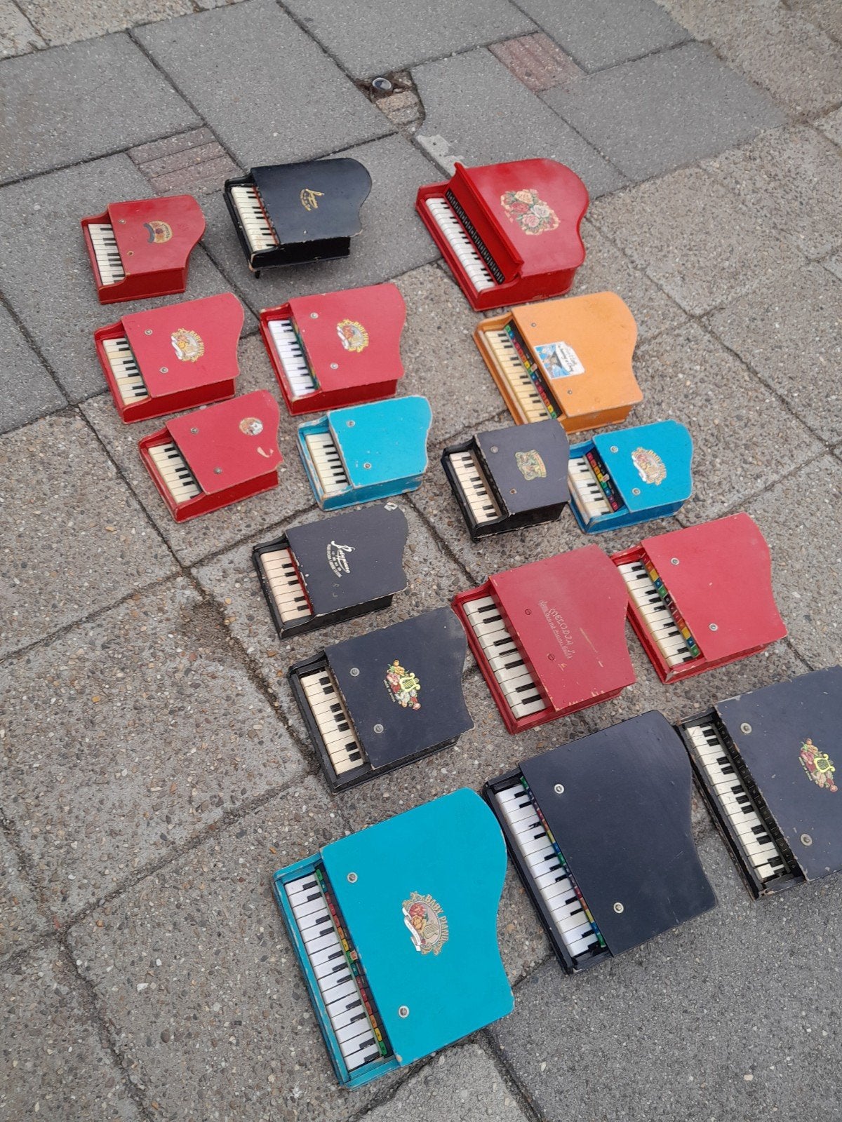 Zolder vonds 17 kinder piano.s, Ophalen of Verzenden