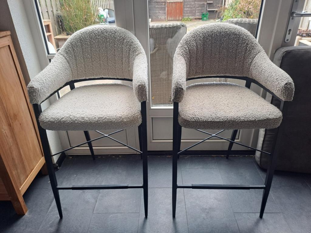 2 boucle barkrukken., Huis en Inrichting, Barkrukken, 2 krukken, Ophalen, 60 tot 90 cm