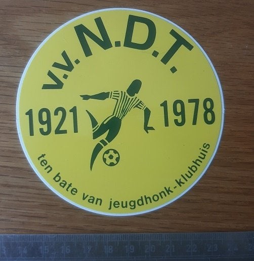 Sticker - v.v. N.D.T. Nijmegen - voetbal, Verzenden, Zo goed als nieuw, Sport