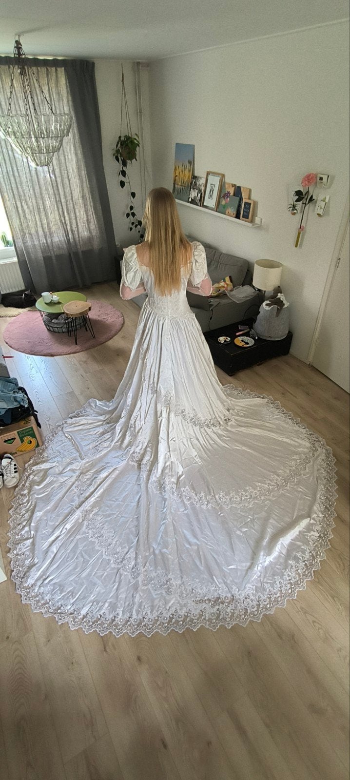 Vintage Trouwjurk met Lange Sleep en Kant, Kleding | Dames, Trouwkleding en Trouwaccessoires, Trouwjurk, Info@vintagebruidsmode.nl