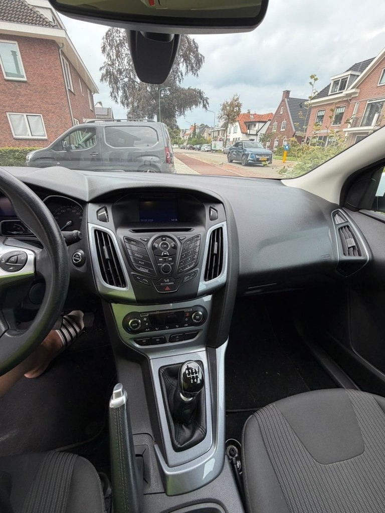 Foto 5 van Ford Focus 1.0 Ecoboost 92KW 5D 2013 Wit