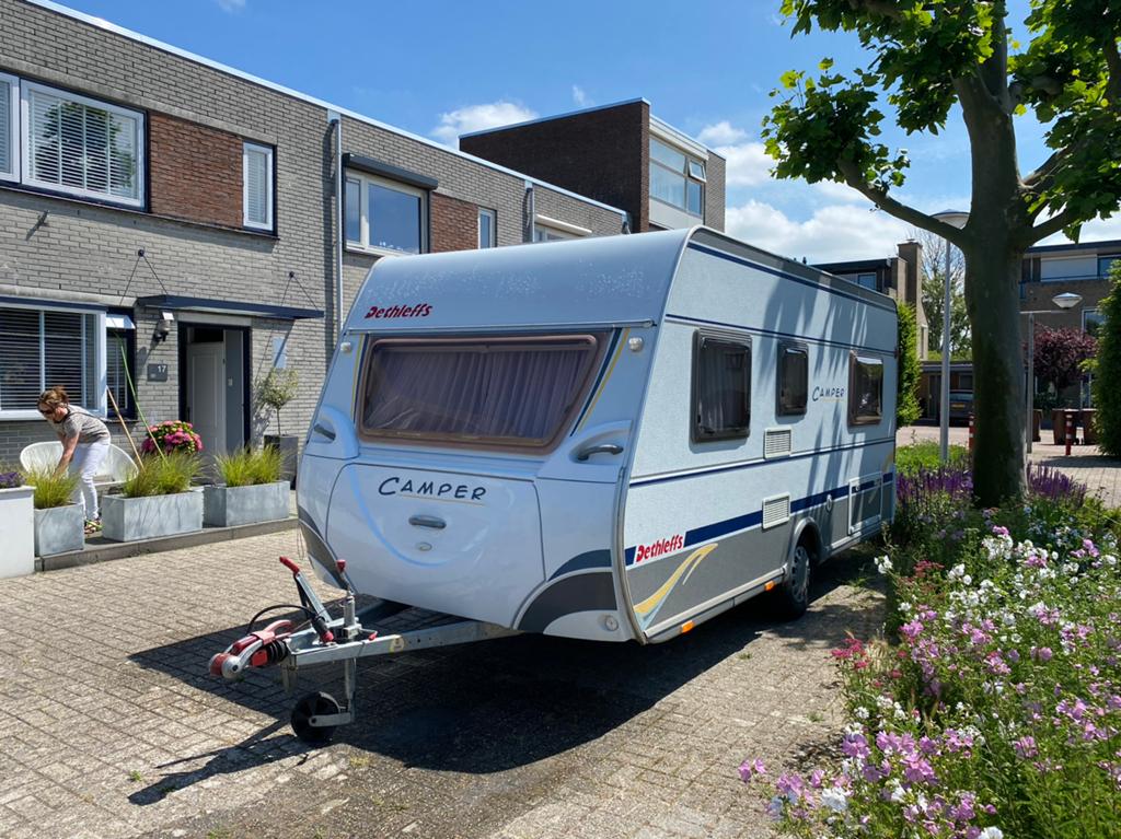 Dethleffs Camper 450 2006 + Dorema XL voortent, Caravans en Kamperen, Caravans, Particulier, tot en met 4, 1000 - 1250 kg, Rondzit