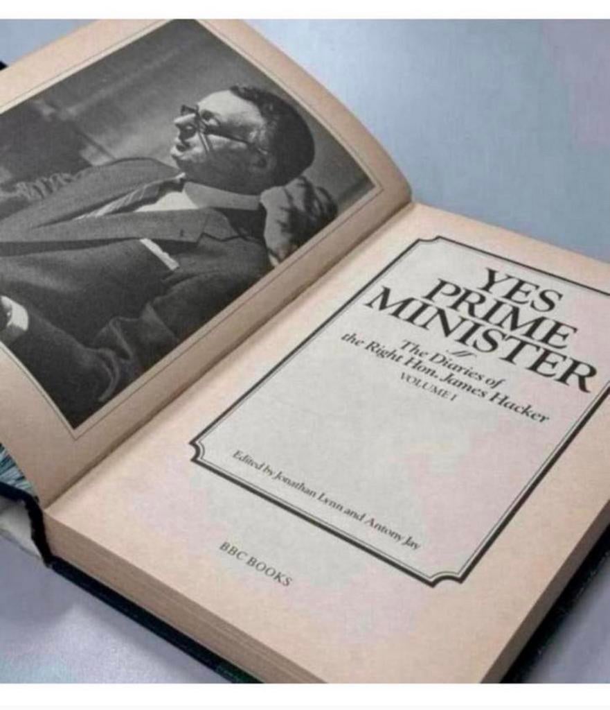 Yes Prime Minister Antony Jay Jonathan Lynn 1986 hardcover, Ophalen of Verzenden, Zo goed als nieuw