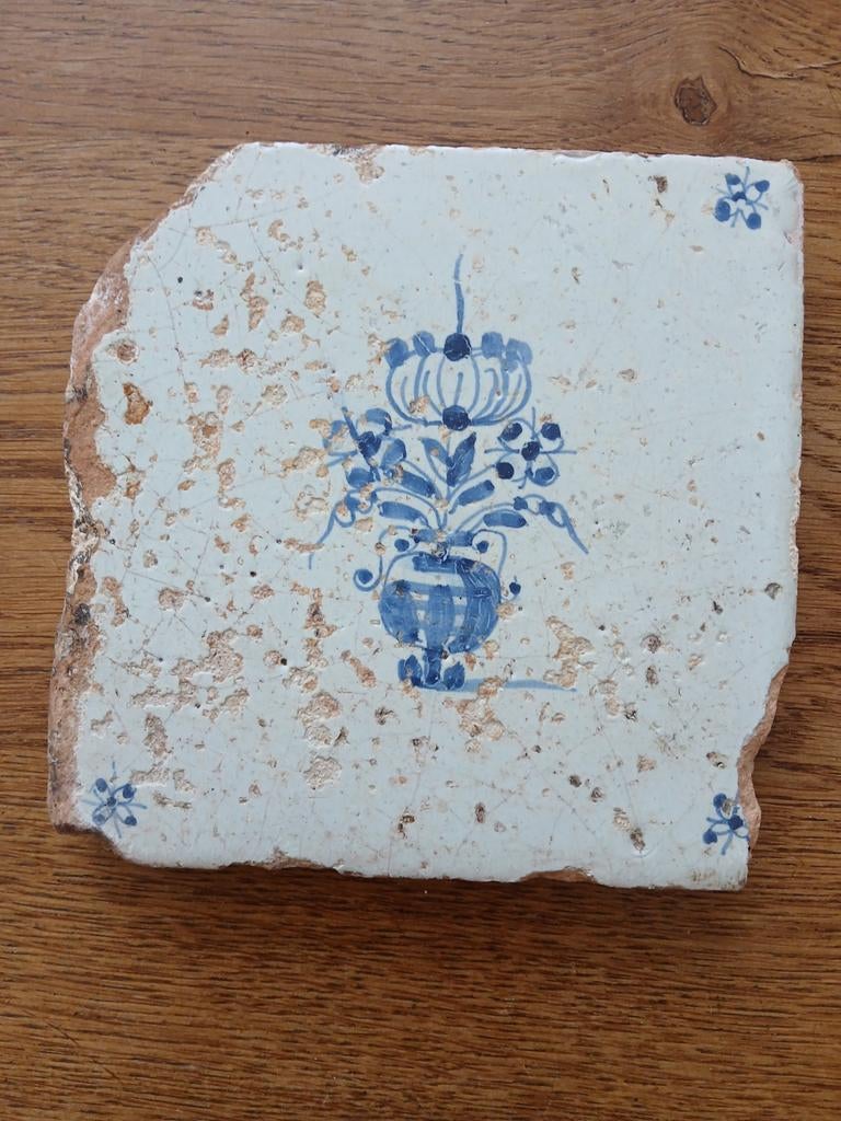 Antieke Delfts Blauwe Tegel met Bloemmotief, Ophalen of Verzenden