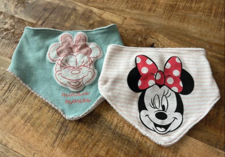 2 schattige Minnie Mouse slabbers, Ophalen of Verzenden, Gebruikt, Meisje