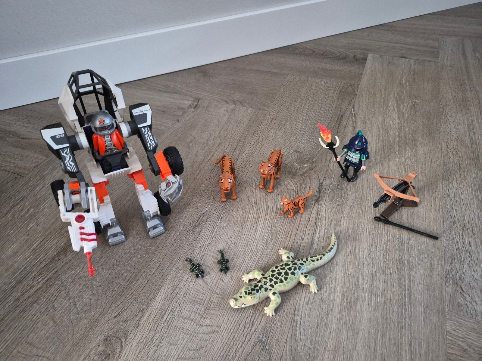 Diverse Playmobil sets - Tijgers, Krokodillen, Ridder, Robot, Ophalen, Zo goed als nieuw, Complete set, Figuren