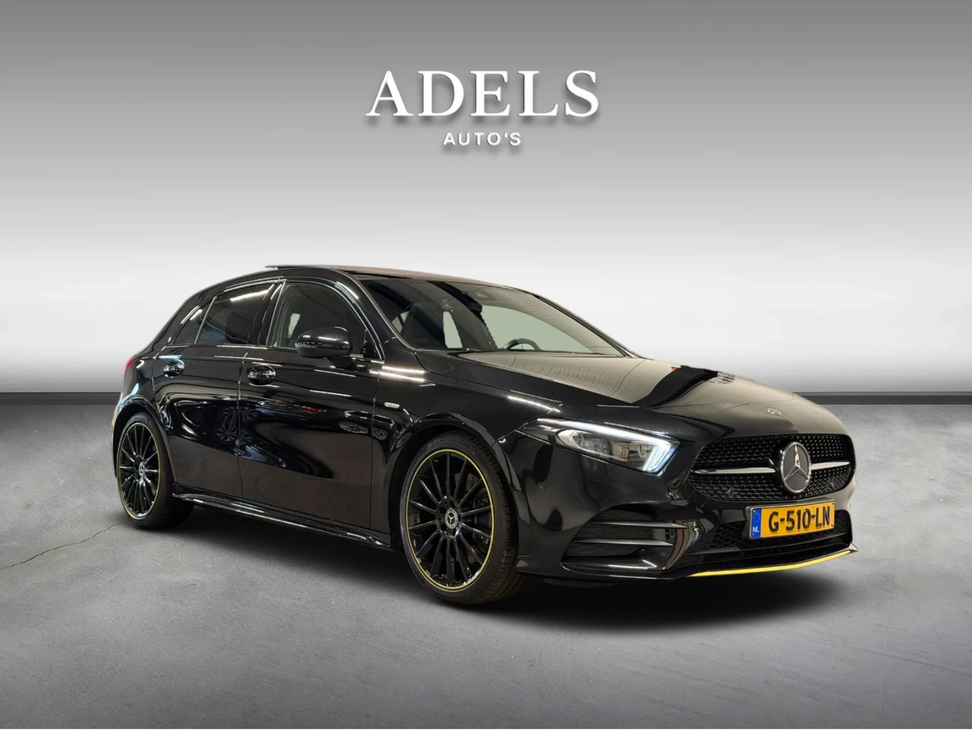 Mercedes-Benz A-Klasse 250 Premium Plus Edition 1 PANO SFEER, Dealer onderhouden, Gebruikt, 4 cilinders, Zwart