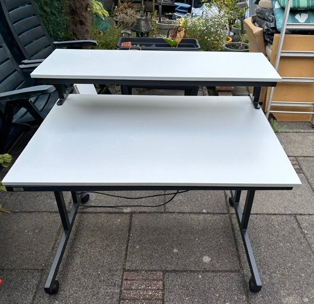 Stevig bureau plus extra printertafel., Ophalen, Gebruikt, Met wielen, 70 cm