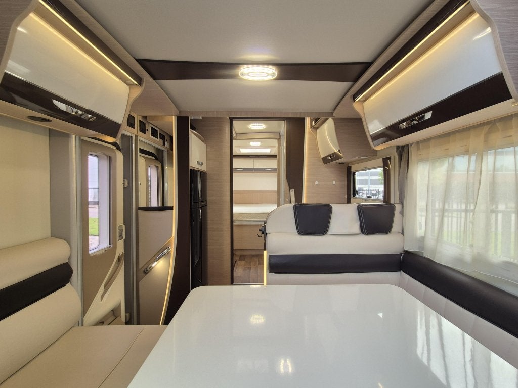 McLouis Sovereign 479 NIEUWSTAAT, Standaard zit, Fiat, Koelkast, Bedrijf